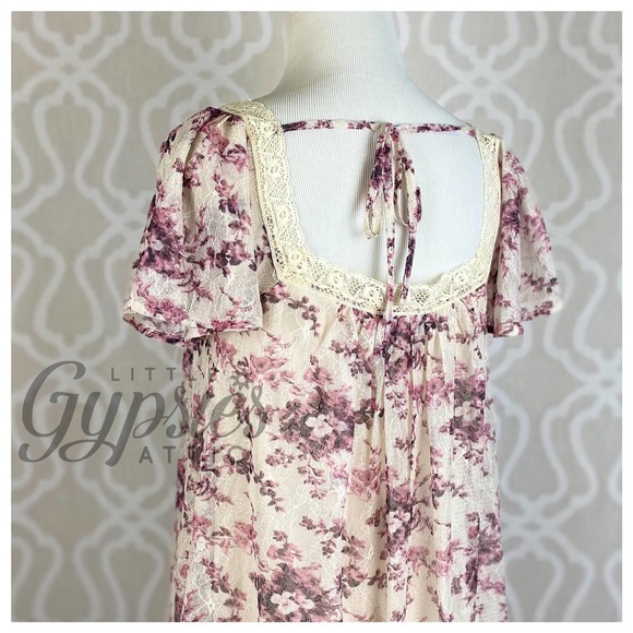 Classic French Lace Mini Dress - Picture 7 of 12